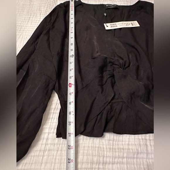 MinkPink Harper Twist Blouse - NWT - Size XL - Picture 11 of 11